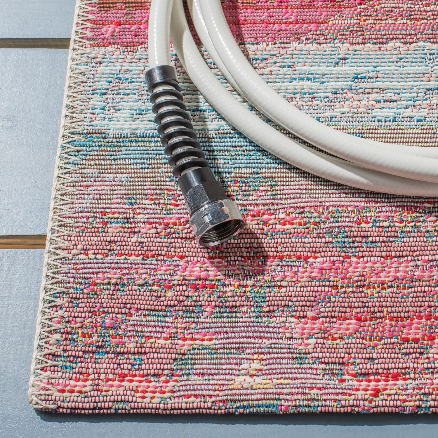 SAFAVIEH Barbados Aztec Corals Outdoor Area Rug