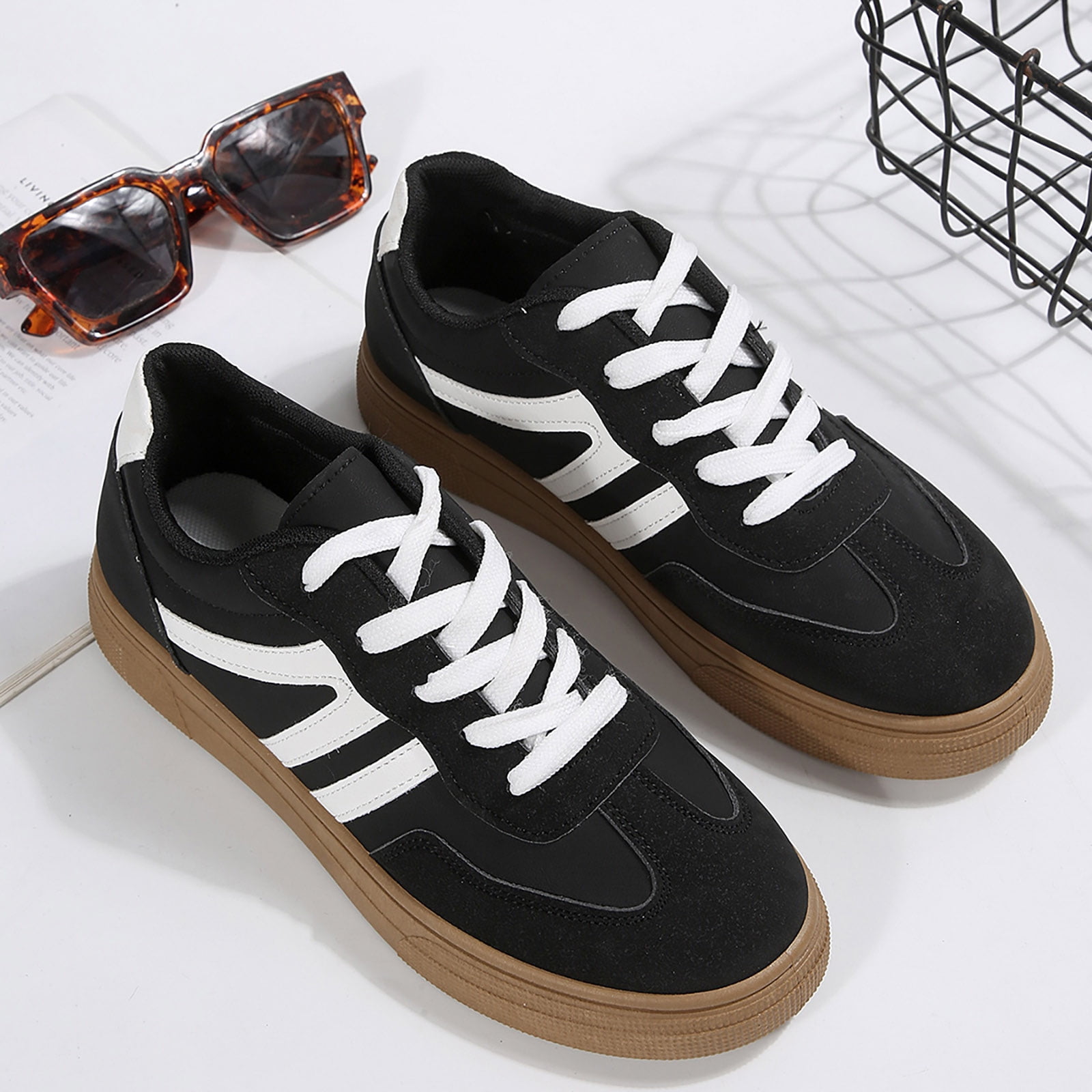 Flat Shoes for Women Vintage Classic Thick Sole Trainers Skate Shoes Splice Suede Lace up Antislip Walking Tennis Shoes Low Top Sneakers Black Size 6.5