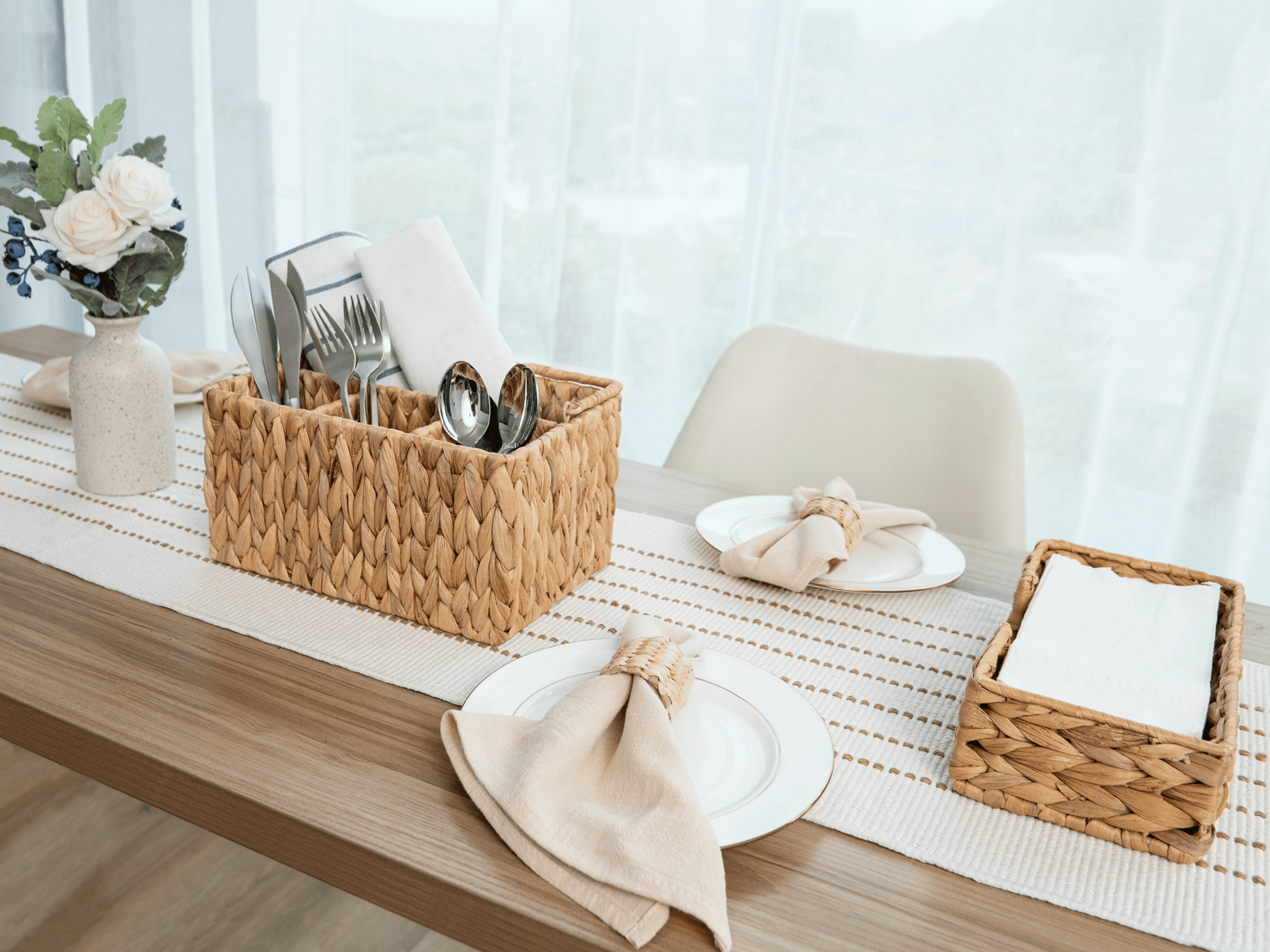 StorageWorks Hand-Woven Wicker Cutlery Holder with Handle, Flatware Basket Organizer, Water Hyacinth