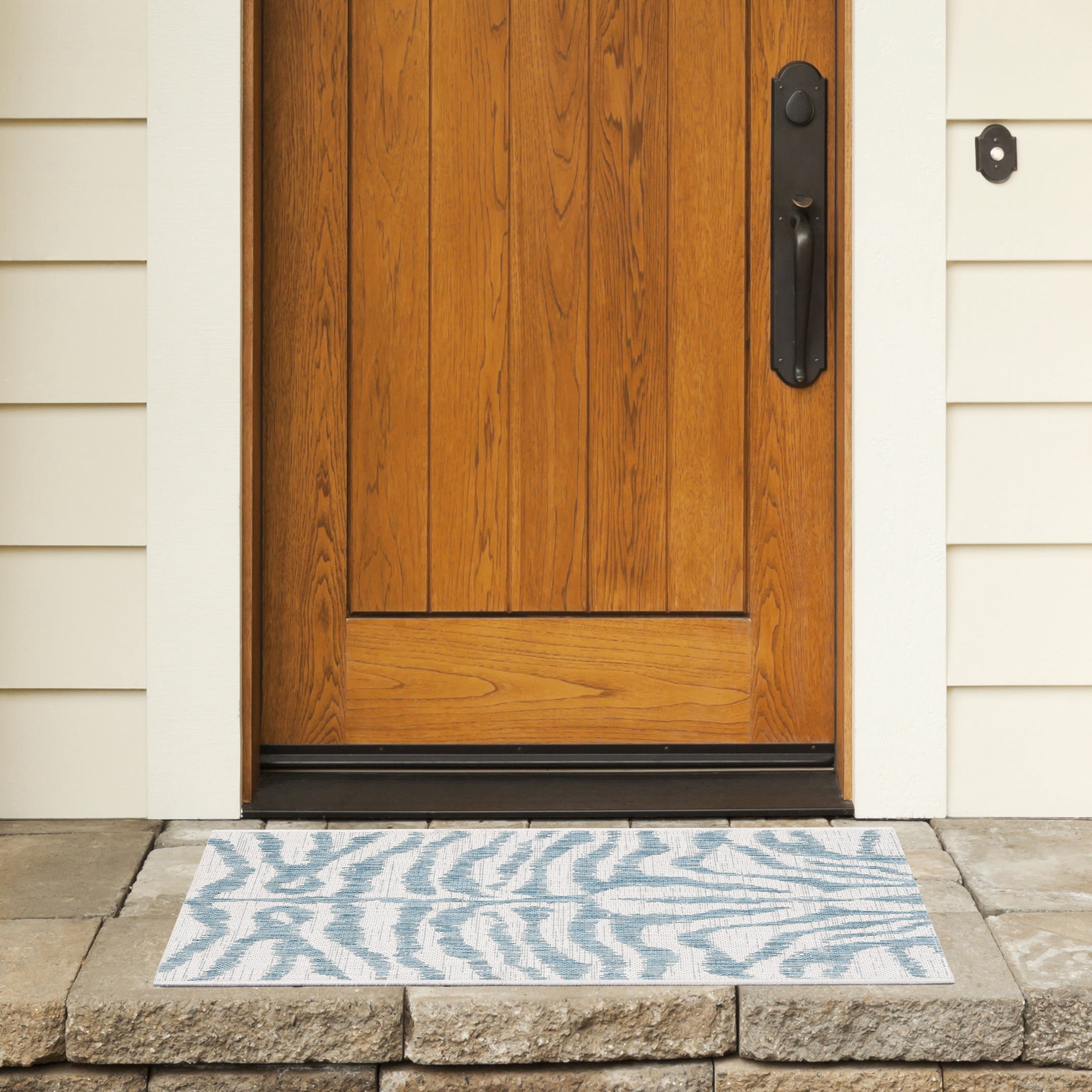 SAFAVIEH Courtyard Gerald Animal Indoor/Outdoor Area Rug, Ivory/Aqua, 4' x 5'7"