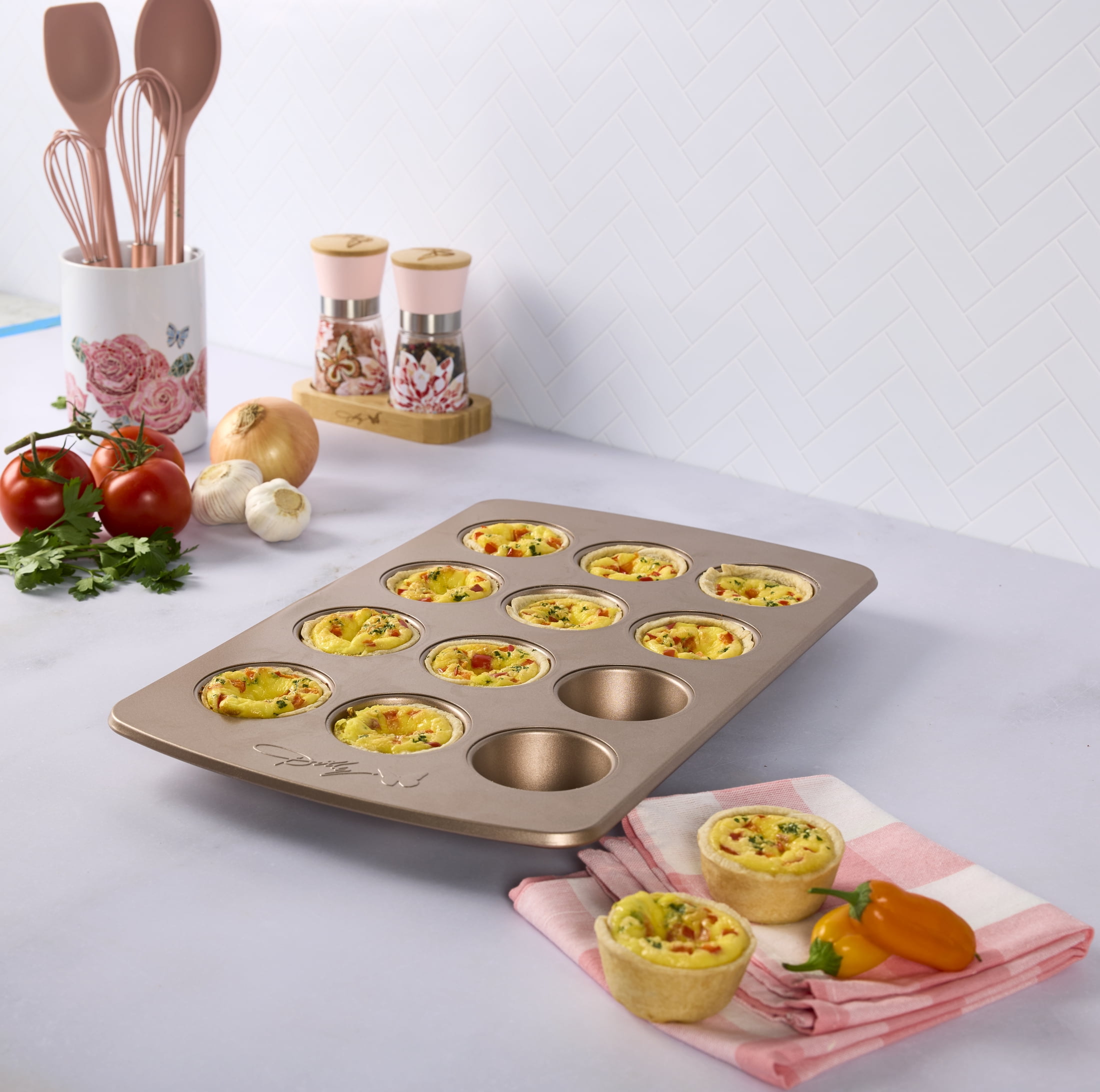 Dolly Parton 12 Cup 05mm Non Stick Muffin Pan