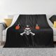 thumbnail image 5 of Manta de forro polar con diseño de piratas instantáneos "Solo añade ron": divertida manta de Halloween de Jolly Roger, súper suave y acogedora, ligera, suave y cómoda, manta de franela cálida y, 5 of 5