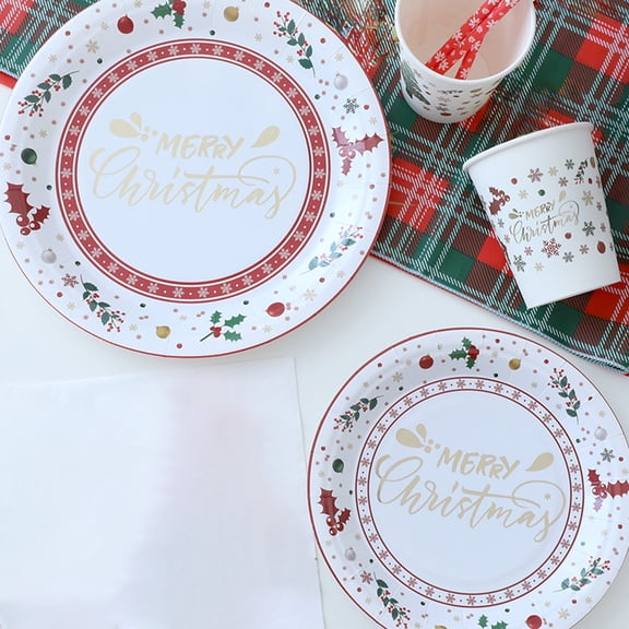 10 Pcs Christmas Paper Plates Supplies Disposable Berries Dessert Plates Christmas Party Favors for Xmas Holiday Table Decor (9 Inch)