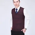 thumbnail image 2 of Suéteres de punto de negocios para hombres Chaleco rojo Cuello en V Ropa de hombre Chaleco sin mangas Negro Elegante Invierno 2024 Nuevo en Y2k Vintage, 2 of 4