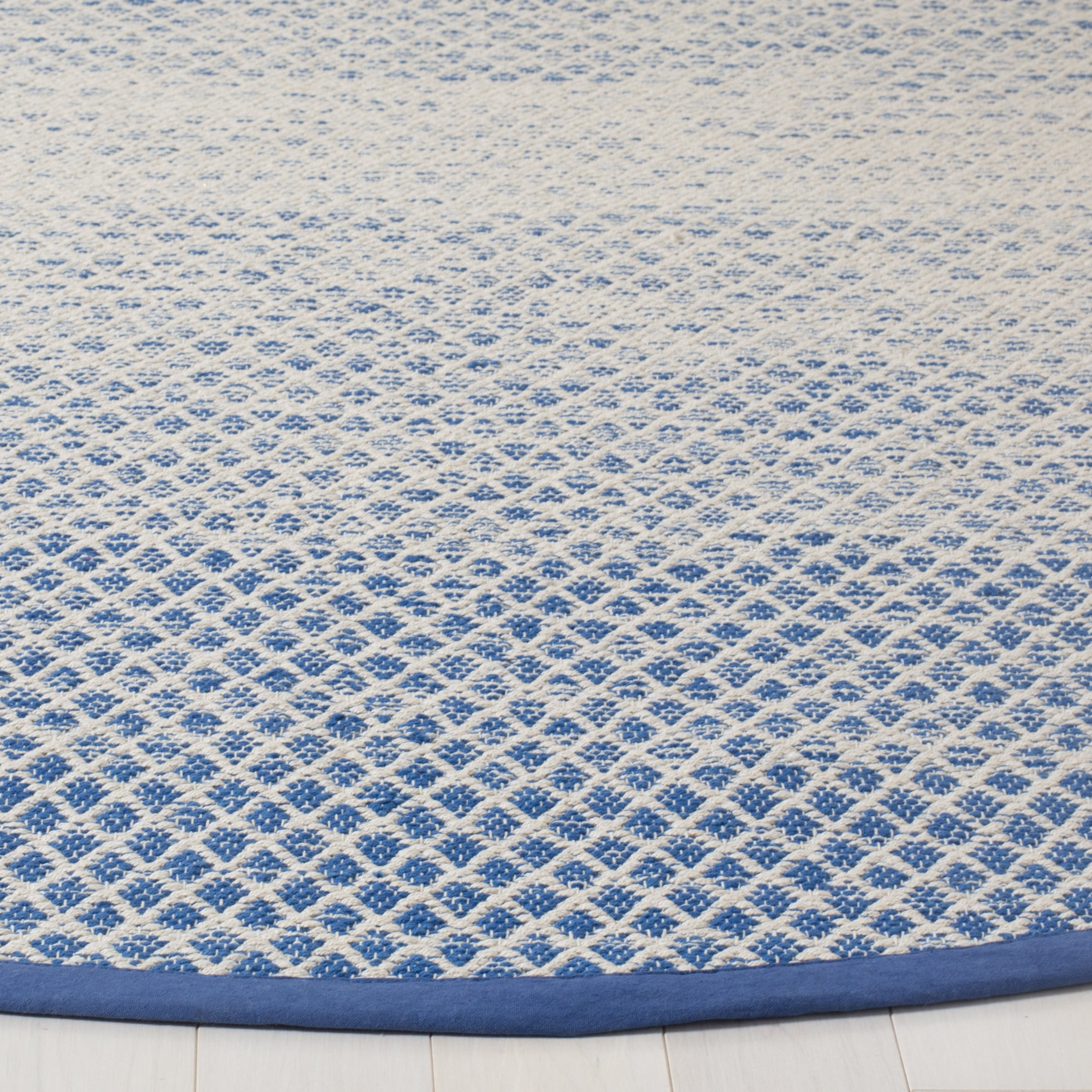 SAFAVIEH Montauk Vaughn Geometric Cotton Area Rug, Blue/Ivory, 8' x 8' Round