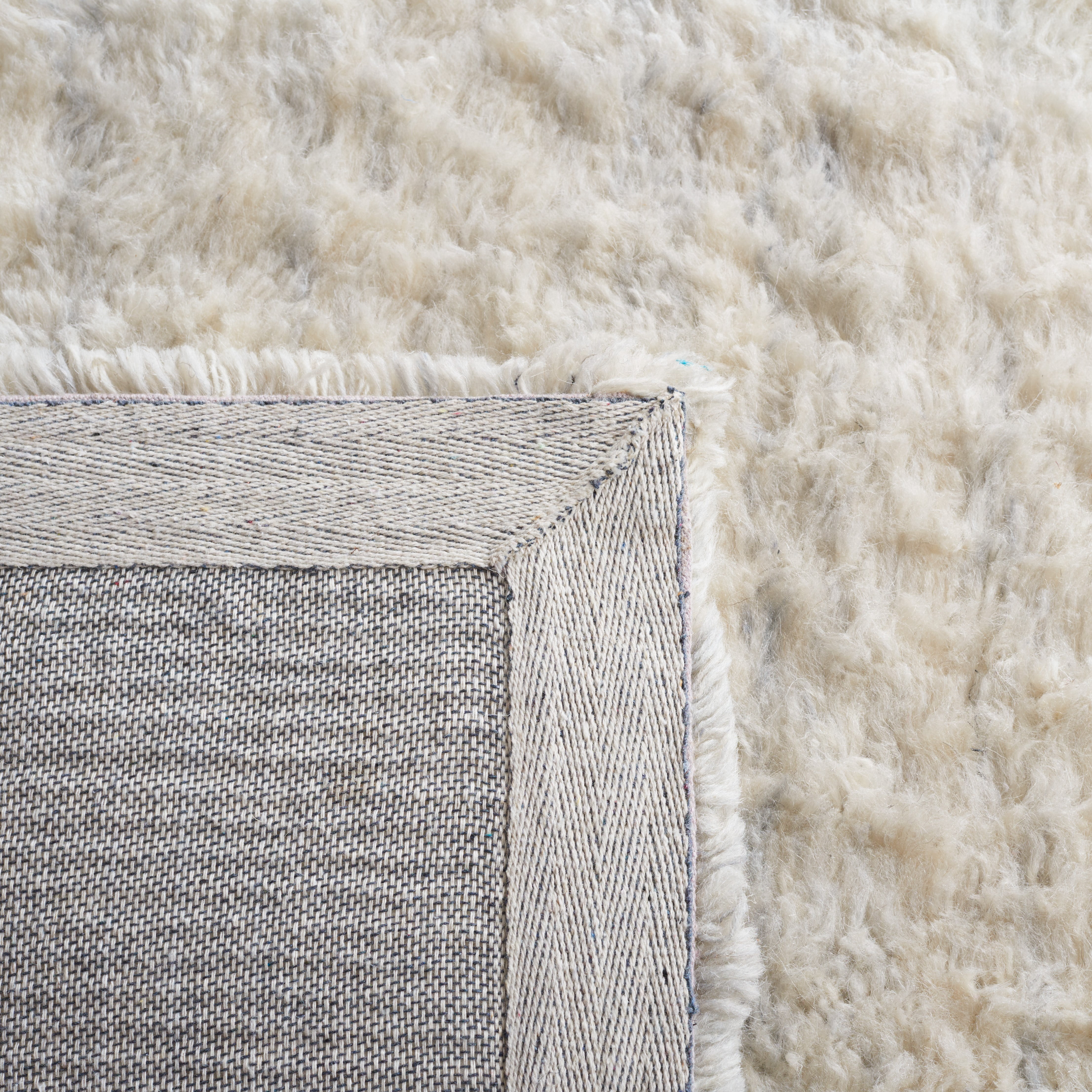 SAFAVIEH Casablanca Keane Solid Area Rug, Silver/Ivory, 6' x 6' Square