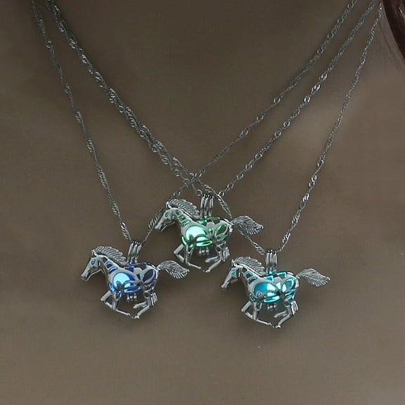 AYYUFE Women's Horse Pendant Chain Necklace Xmas Charming