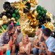 thumbnail image 5 of Kit de arco de globos FOTIOMRG verde y dorado con globos en forma de estrella, 5 of 7