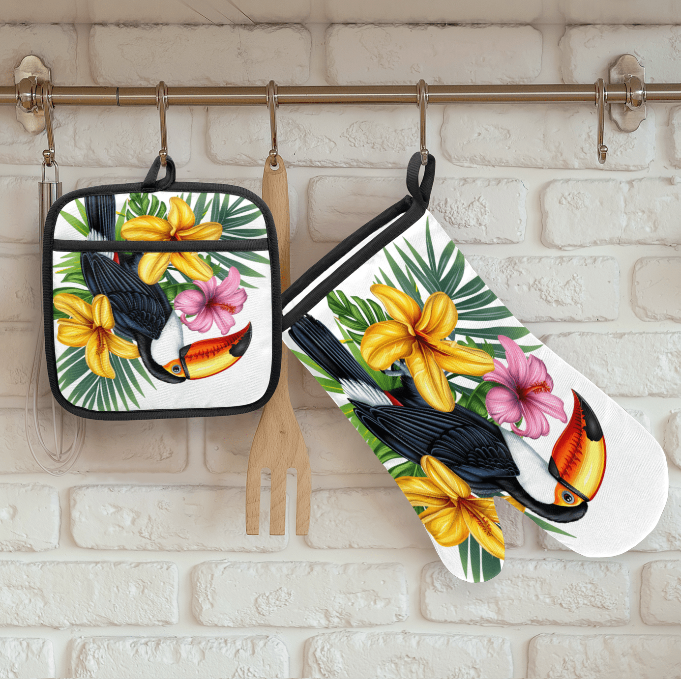 CURLYOOT Toucan Oven Mitts and Pot Holders Sets of 2, Non-Slip Washable Tropical Plant Flower Bird Hot Pads and Oven Gloves for Kitchen Cooking Baking