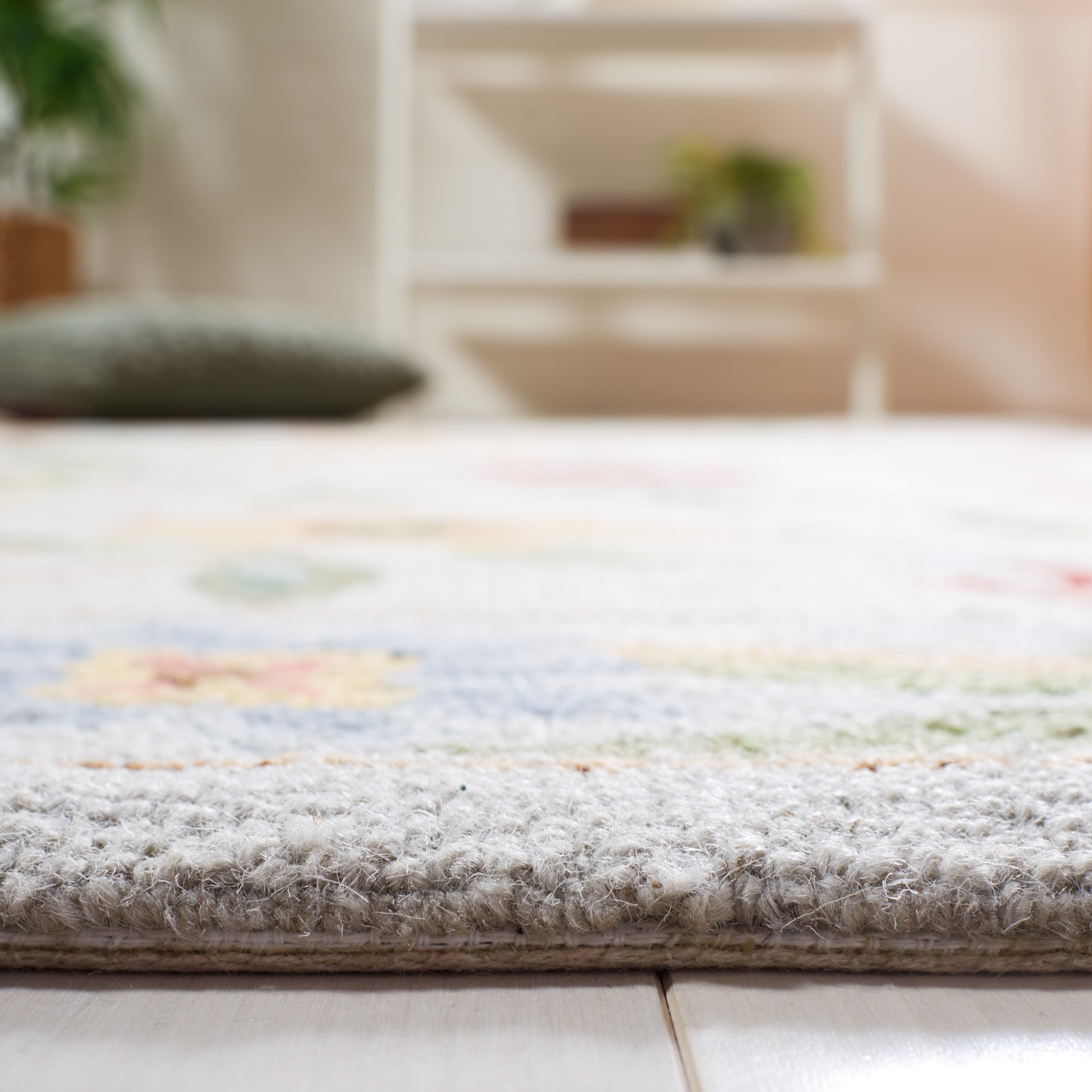Safavieh Chelsea Gisselle Bordered Wool Area Rug, Gray, 4'6" x 6'6" Oval