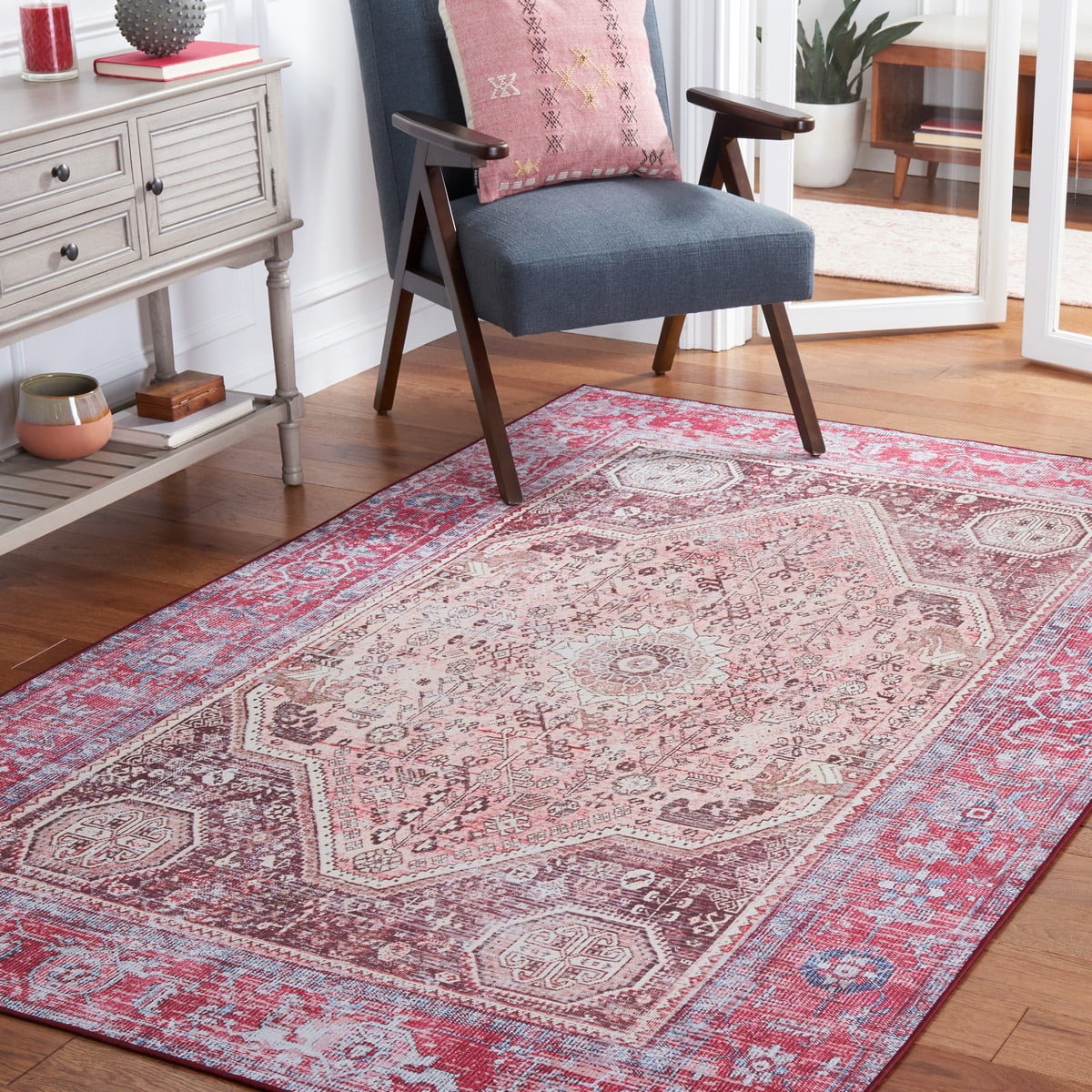 SAFAVIEH Tucson Crane Traditional Machine Washable Area Rug, 5' x 8', Beige/Red