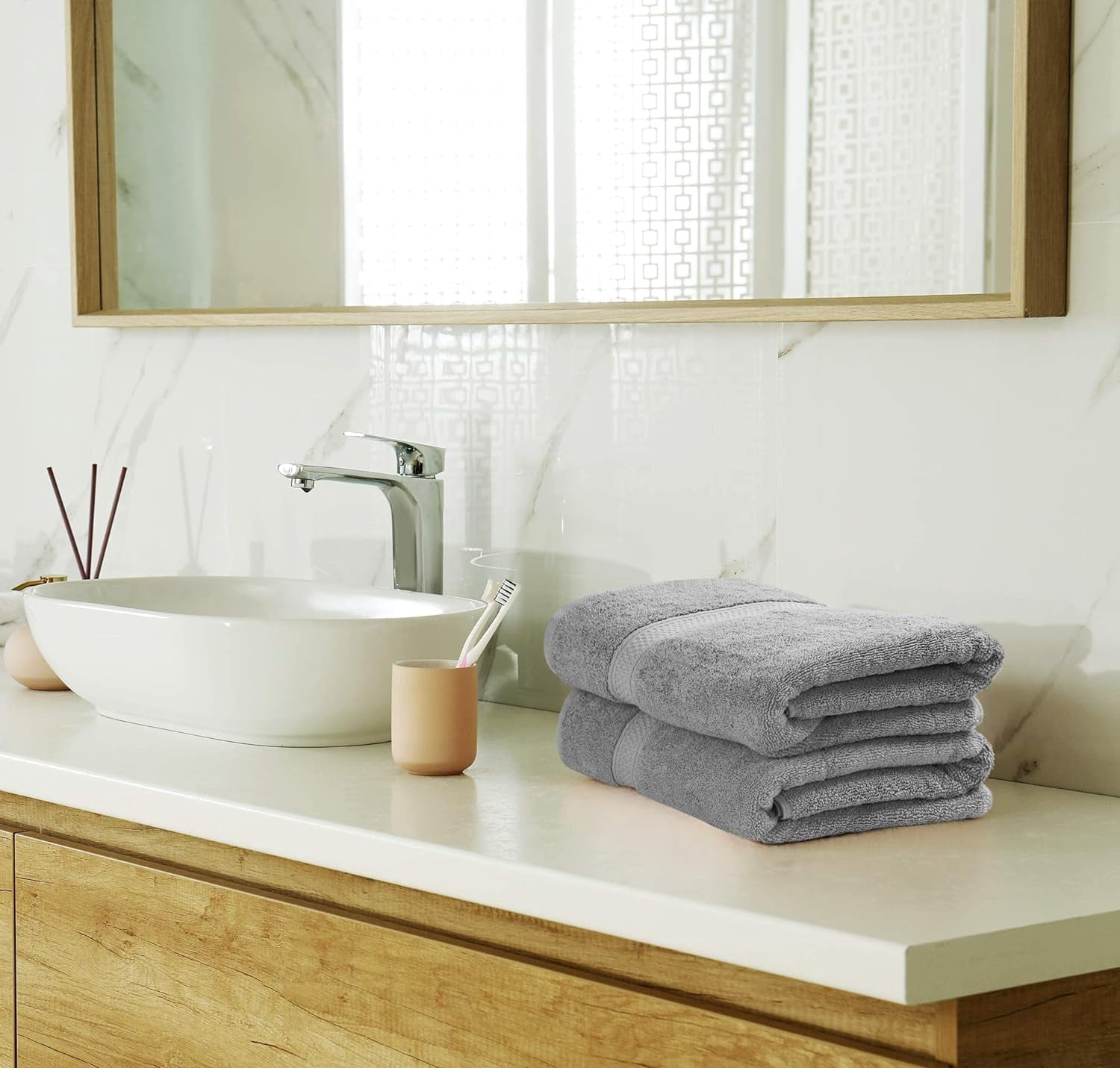 8-Piece Premium Towel Set, 2 Bath Towels, 2 Hand Towels, and 4 Wash Cloths, 600 GSM 100% Ring Spun Cotton Highly Absorbent Towels for Bathroom, Gym, Hotel, and Spa (Cool Grey)