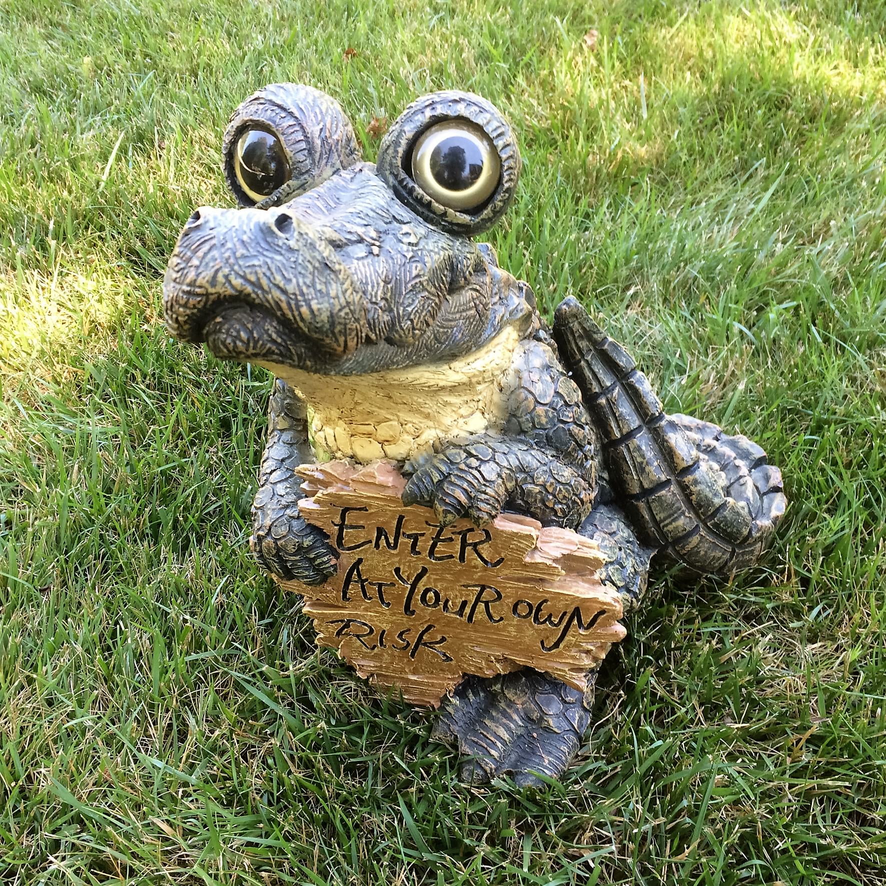 Homestyles Toad Hollow Extra Large Standing Gator with "Enter at Your Own Risk" Sign Alligator Beach Garden Statue 15"H