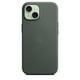 thumbnail image 4 of Funda para teléfono Apple iPhone 15 FineWoven con MagSafe Evergreen, 4 of 7