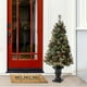 thumbnail image 4 of Árbol de Navidad Glitzhome flocado de 1,2 m con luces y decoración, 4 of 9