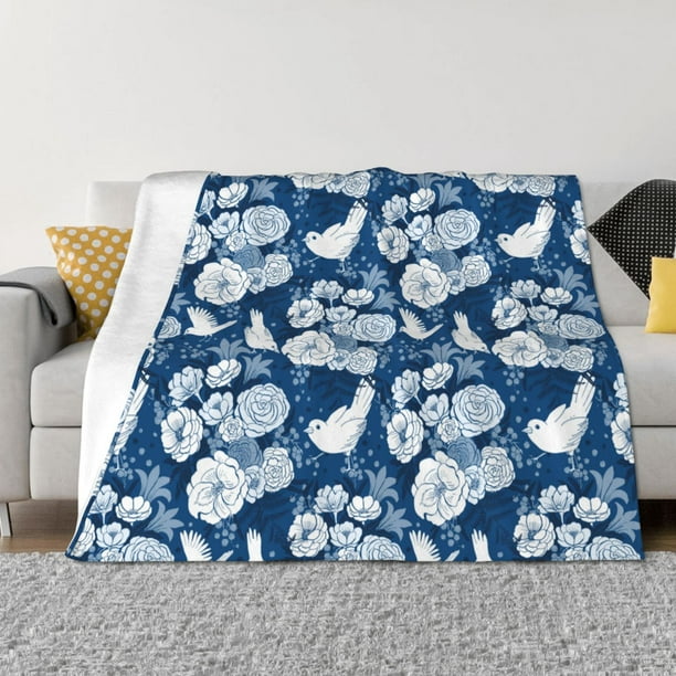 Balery Rose Flowers Manta de Franela con Dibujo, Lujo Ultra Suave y Cálido, Antipelusa y Resistente a las Arrugas para Cama, Sofá, Camping -60"x50"