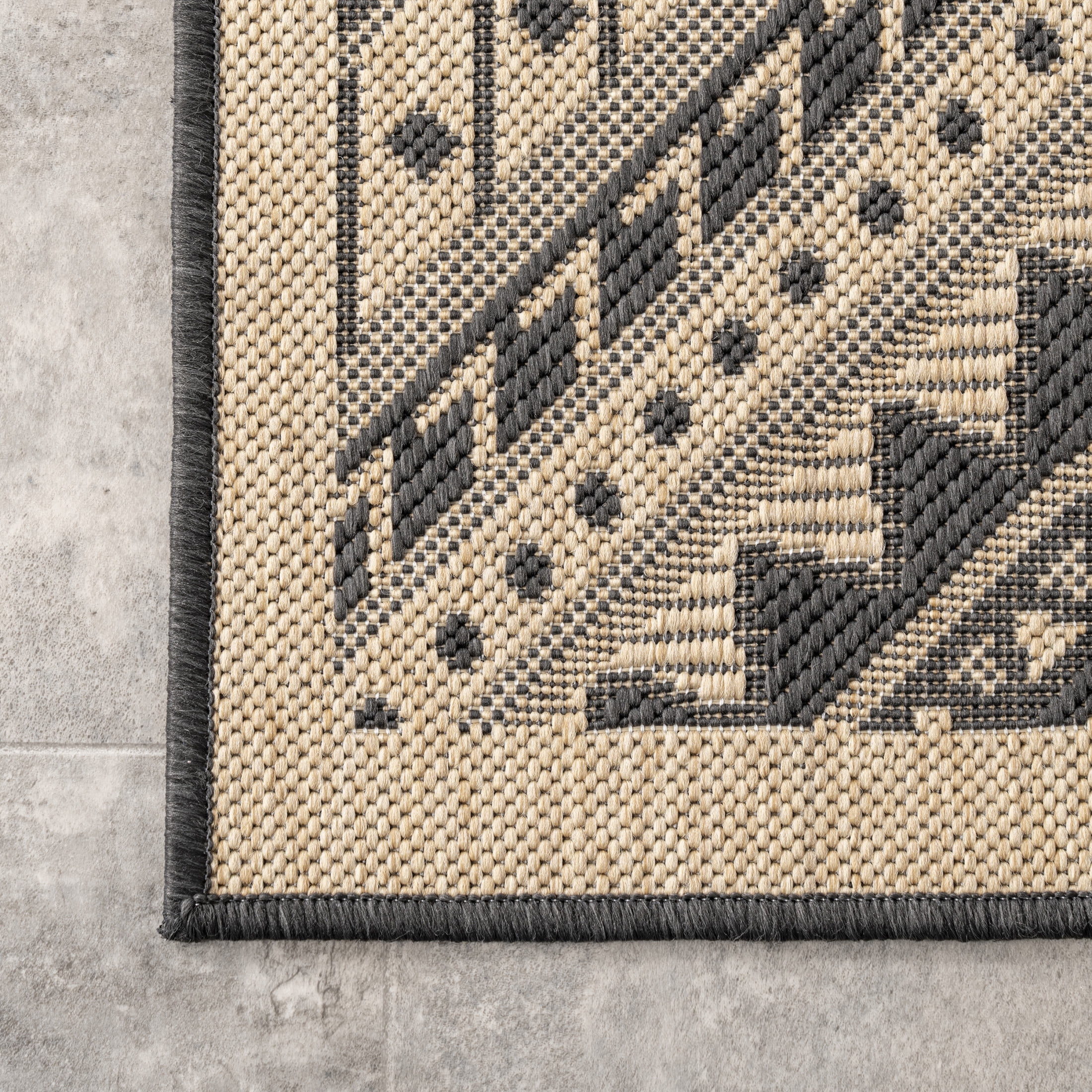 nuLOOM Landry Aztec Indoor/Outdoor Area Rug, 5' x 8', Landry Charcoal
