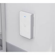Ubiquiti U7 Pro Tri Band Wi-Fi 7 IEEE 802.11 a/b/g/n/ac/ax/be 5.70 Gbit/s Wireless Access Point