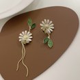 thumbnail image 3 of Flores Margaritas Abejas Moda Coreana Hoja Pendientes, 3 of 5