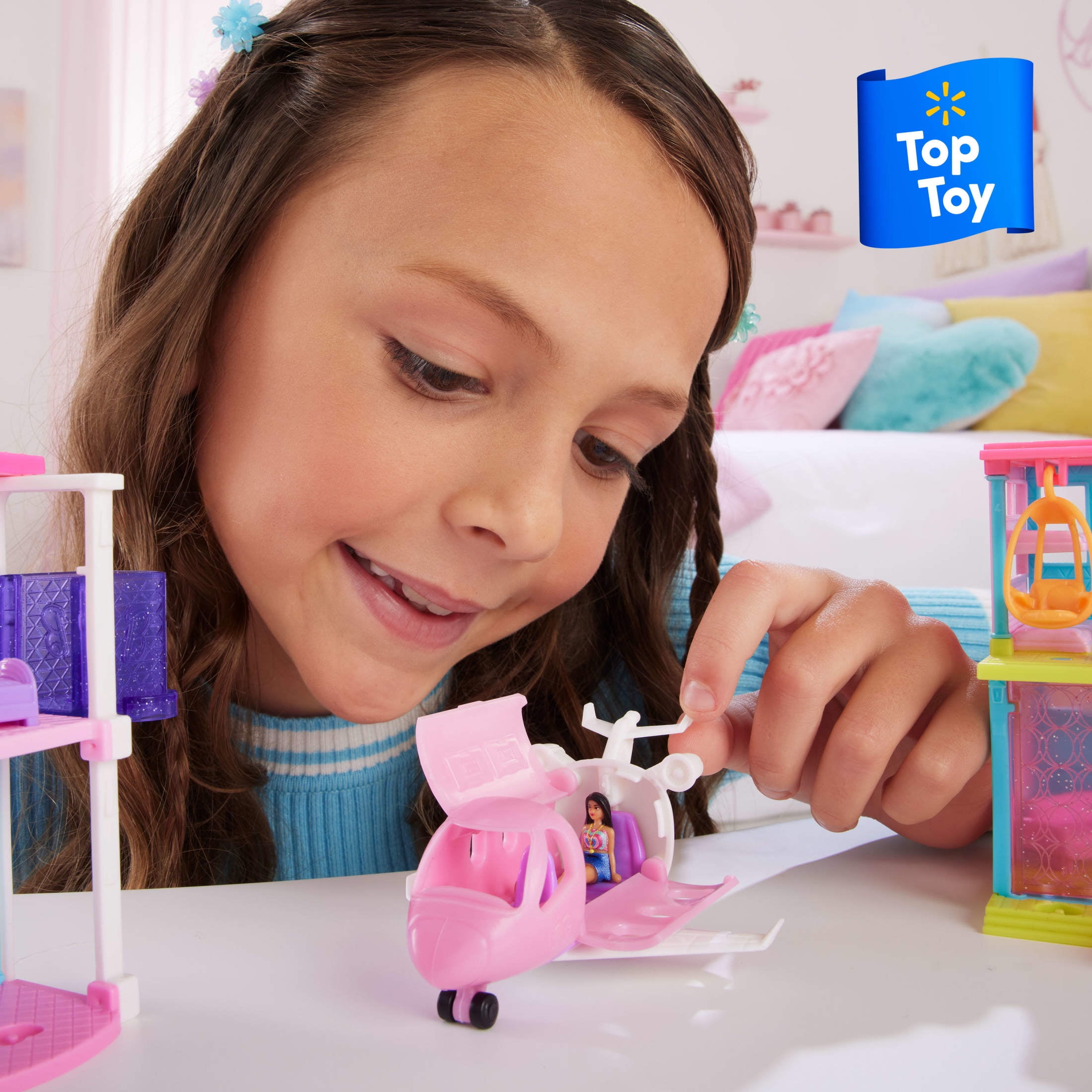 Barbie Mini BarbieLand Doll & Vehicle Set with 1.5inch Doll & Dreamplane with ColorChange  (图3)