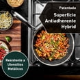 thumbnail image 4 of Wok Hybrid Antiadherente de 25 cm, Asa que se Mantiene Fría, Apto para Lavavajillas, Horno hasta 480°C e Inducción, Compatible con todas las Estufas, 4 of 6