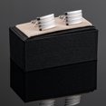 thumbnail image 2 of Gemelos elegantes de metal estampado en plata para hombre, 2 of 3