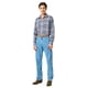 thumbnail image 2 of Vaqueros Wrangler 13MWZ de corte vaquero original para hombre, 2 of 6