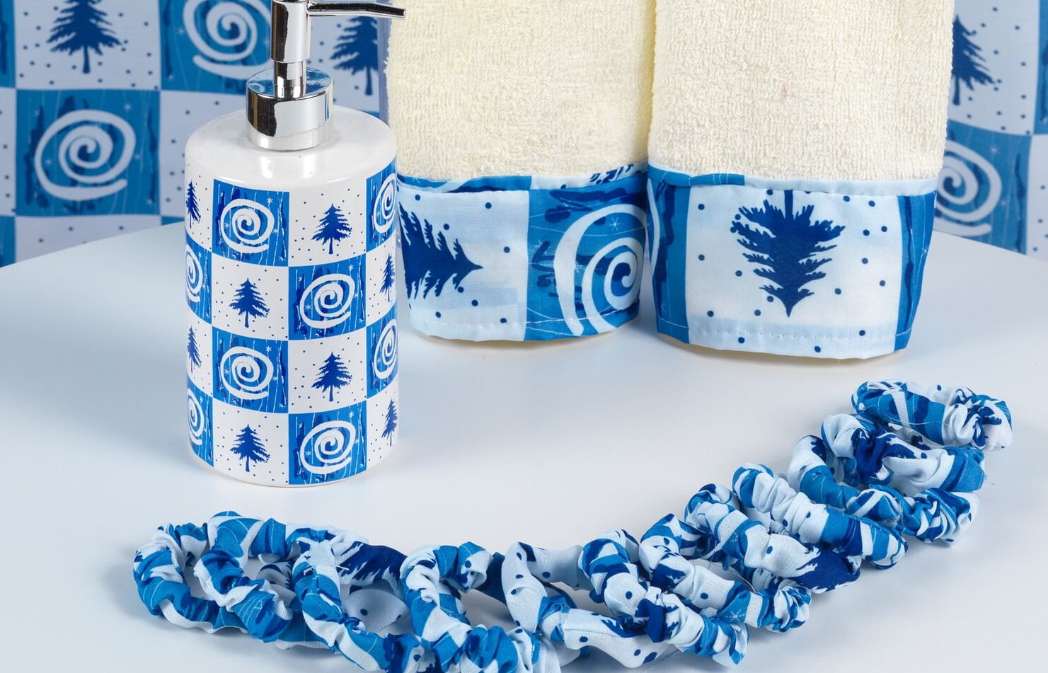 17-Pc Details about   Idea Nuova BLUE/WHITE Holiday Snowflake Bath Set 