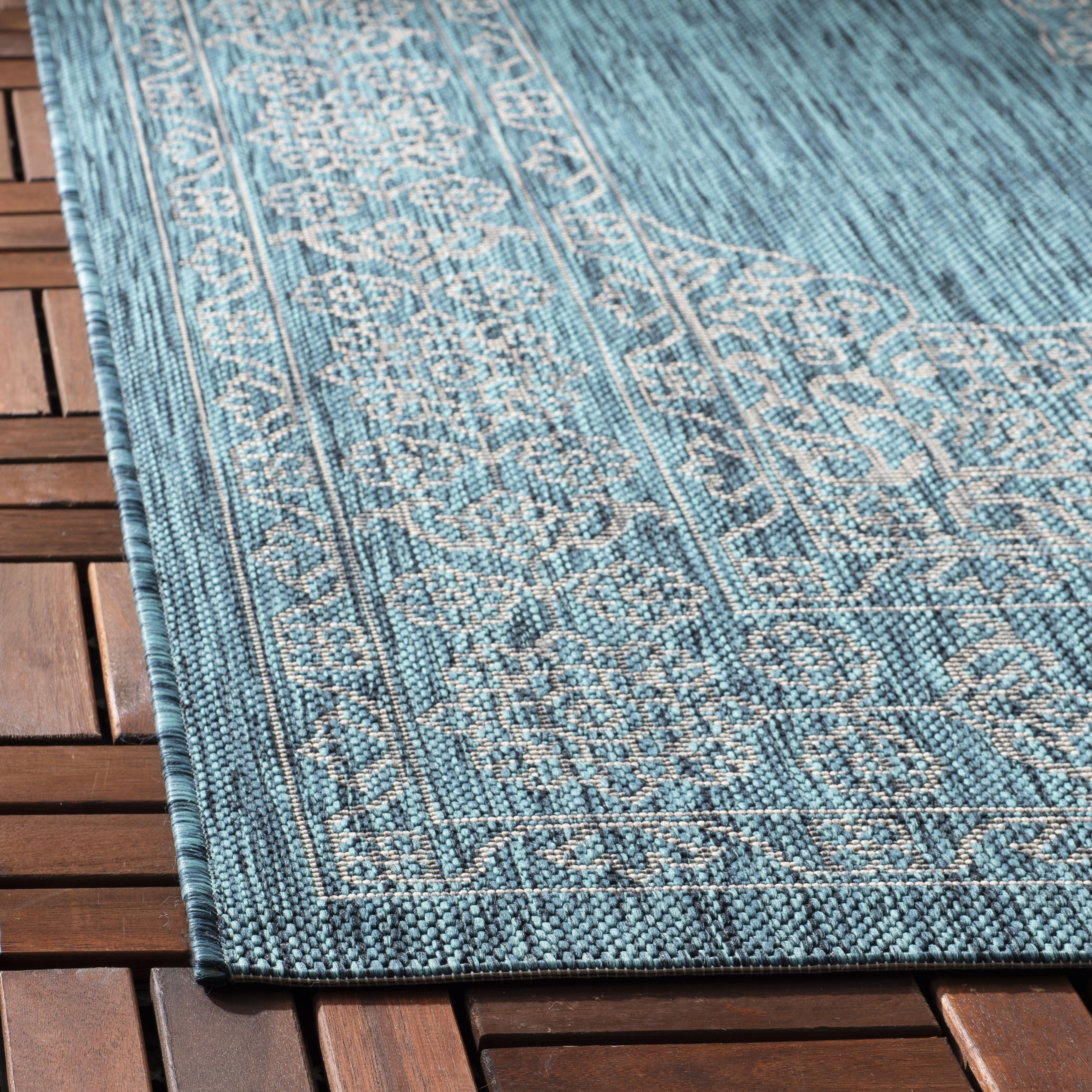 SAFAVIEH Courtyard Delbet Medallion Indoor/Outdoor Area Rug, Teal/Ivory, 8' x 11'
