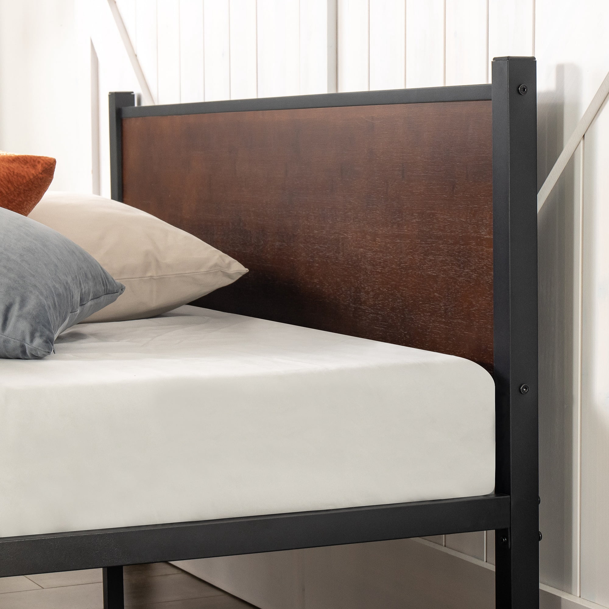 Zinus Tucker 35" Bamboo and Metal Platform Bed Frame, Full