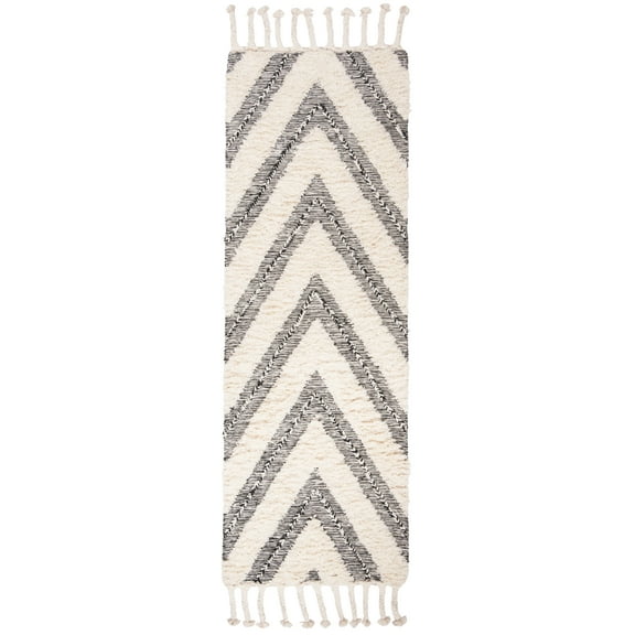 SAFAVIEH Kenya Isidore Geometric Runner Rug, Black/Ivory, 2'3" x 6'