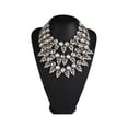 thumbnail image 2 of Qarigey Collar geométrico de aleación para mujer, cadenas de clavícula, collares de moda con diamantes de imitación, adornos de decoración para el Ropa, zapatos y accesorios Miscelánea Blanco Qarigey AP014485-03, 2 of 6