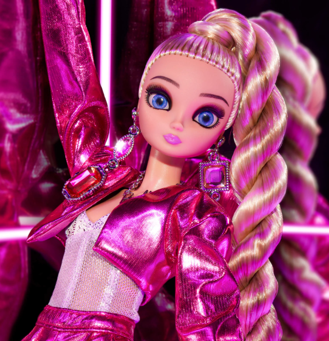 Mattel Creations Barbie x noonoouri Dolls 2-Pack – Limited Edition Fashion Collector Set Featuring Iconic Barbie and Digital Influencer noonoouri – Premium Outfits, Poseable Bodies