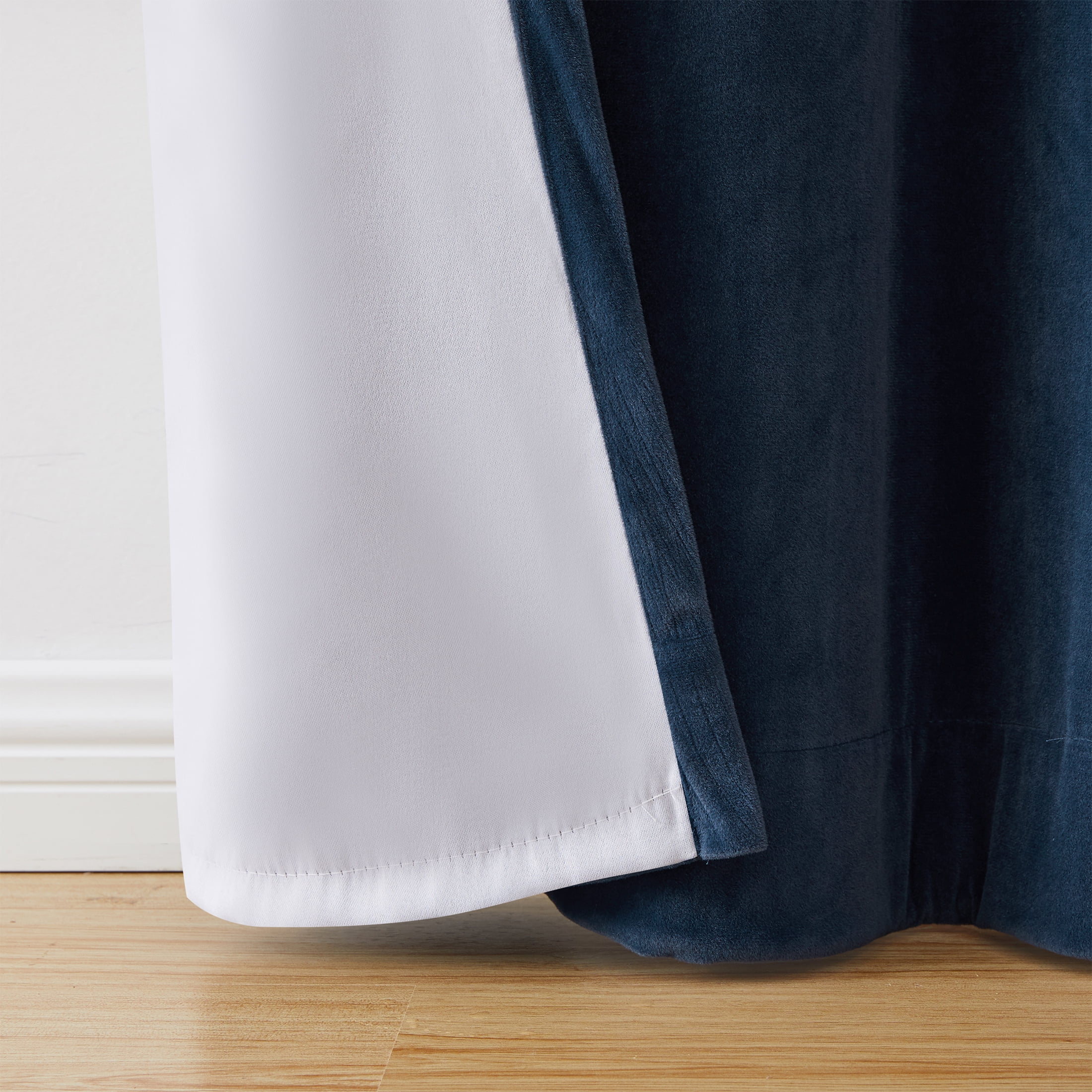 Better Homes & Gardens Velvet Grommet Blackout Single Curtain Panel, Navy, 52" x 95"