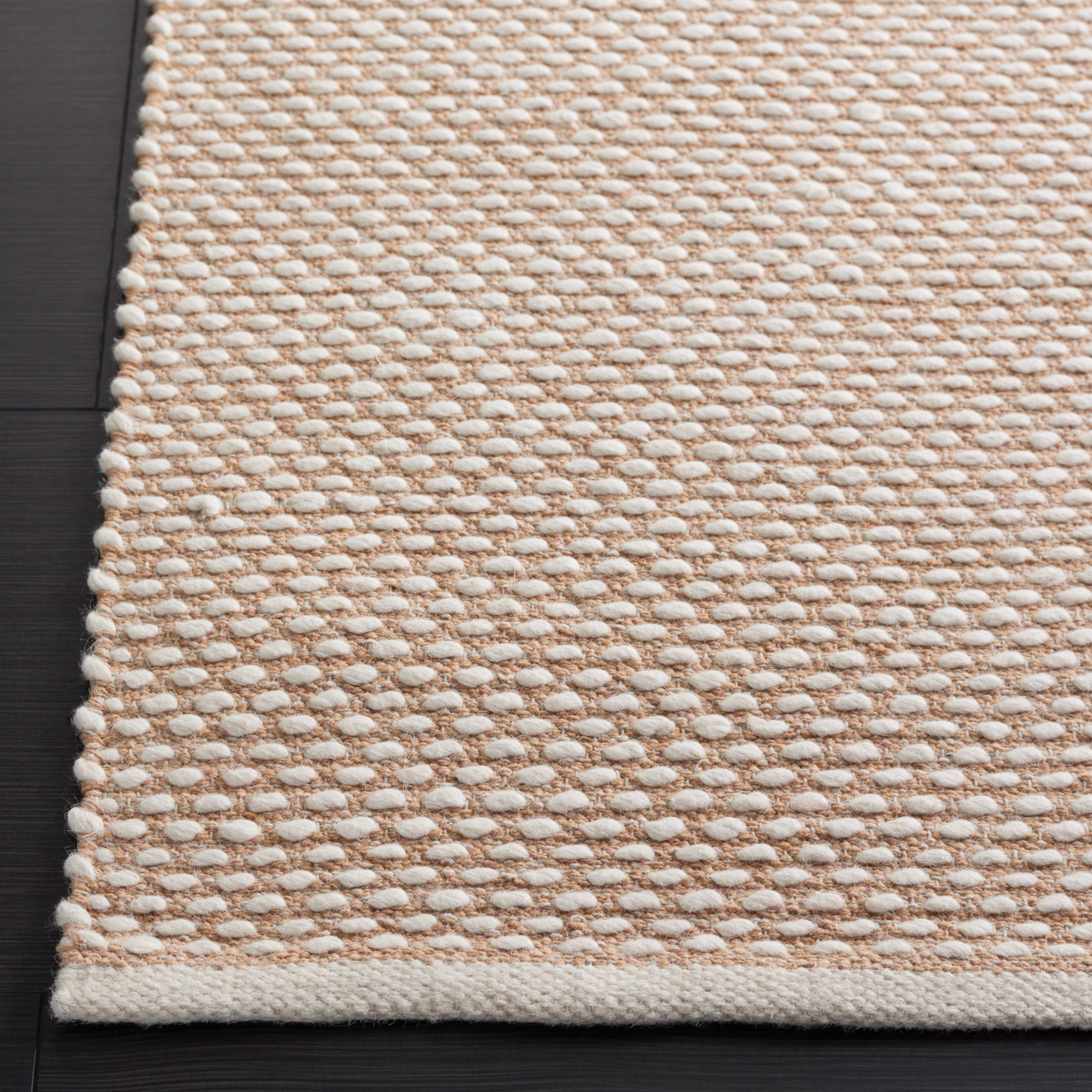 SAFAVIEH Vermont York Solid Area Rug, Beige, 6' x 6' Square