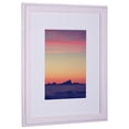 thumbnail image 2 of Craig Frames Wiltshire 236 Marco De Fotos Simple De Madera Dura Blanca Con Un Solo Tapete Blanco: Muestra Una Impresión De 13 X 19 Pulgadas Con El Tapete O 17 X 22 Pulgadas Sin El Tapete, 2 of 5