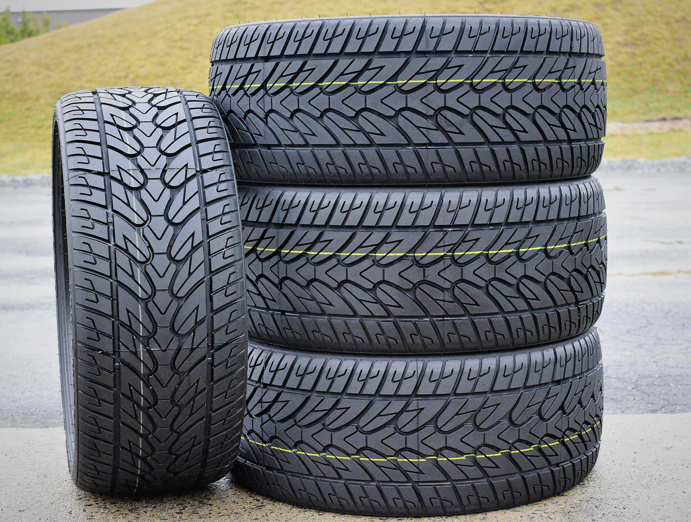 Set of 4 (FOUR) Fullway HS266 305/35R24 112V XL A/S Performance Tires ...