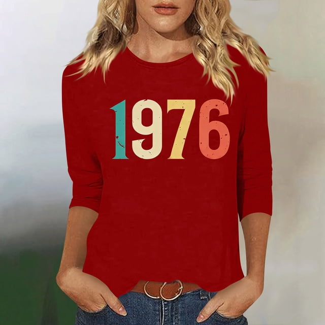 Uootdi Hauts pour Femmes Manches 3/4 Col Ras du Cou 1976 Imprimé Arc-en-Ciel Rétro Coupe Décontractée T-Shirts Nostalgiques pour Escapade d'Été Cadeau