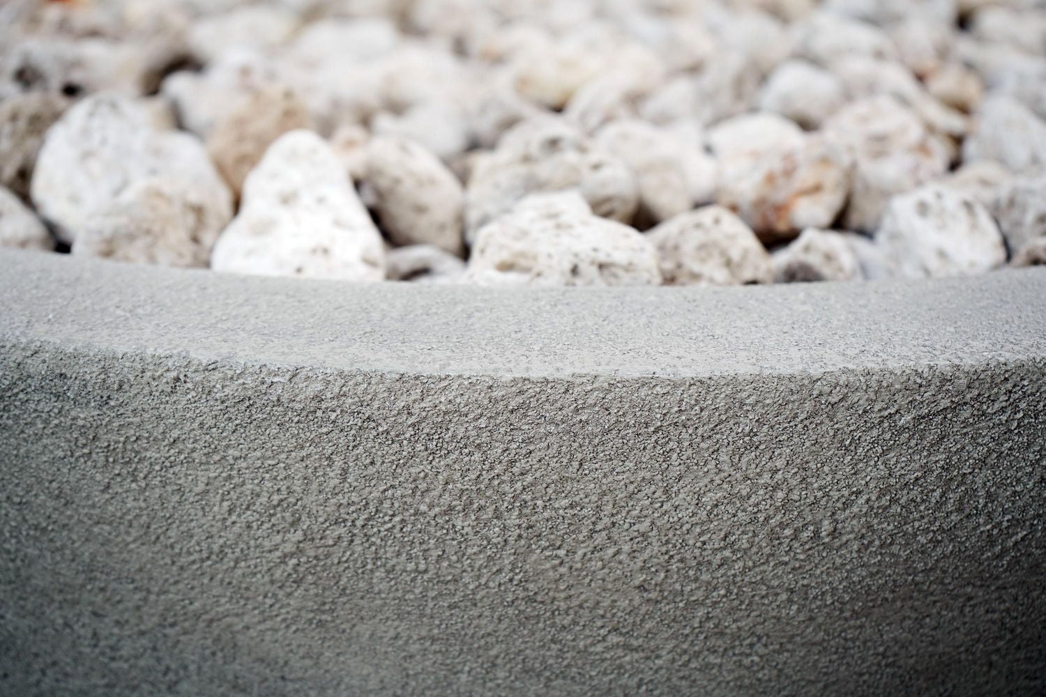 Bond Canmore 36 Inch Envirostone Fire Bowl - 52614, 65,000 BTU