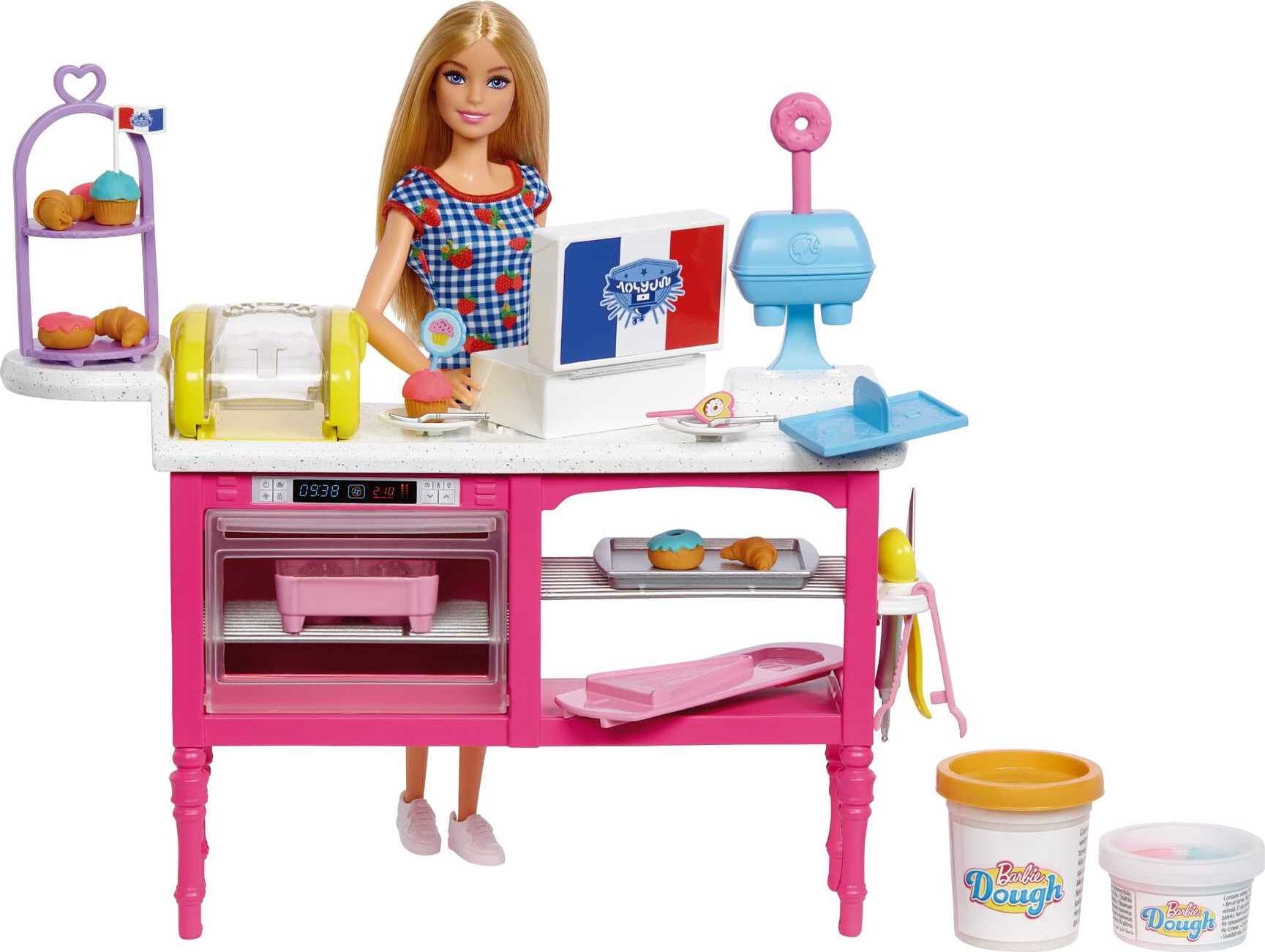 Barbie It Takes Two Pastry Caf Playset with Blonde Malibu Doll & 18 Pastry-Making Accessories