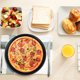 thumbnail image 4 of 1 juego/2 piezas de accesorios para freidora de aire de 6 pulgadas con bandeja para pizza y pastel de acero al carbono, 4 of 7