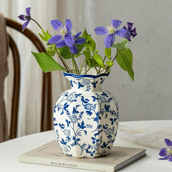 Small Blue and White Ceramic Vase, 6 Inch Vintage Chinoiserie Flower Vase Decorative Antique Vases for Home Decor, Rustic Porcelain Vase Farmhouse Shelf Table Centerpieces Decor