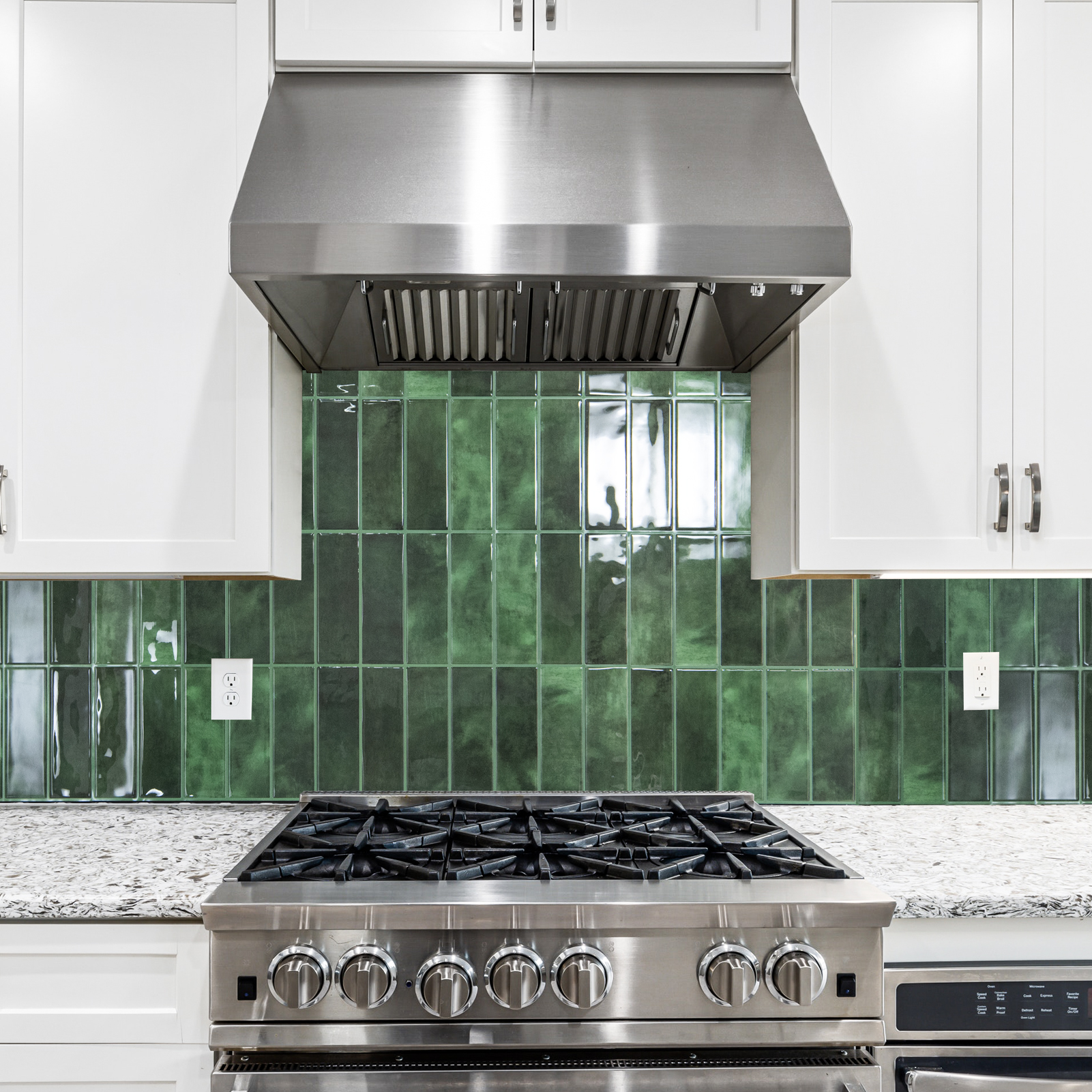 10Pcs Peel and Stick Backsplash Tile,11.4'' x 9'' Subway Tile,Self-Adhesive Wall Tiles for Kitche,Bathroom,RV,Thicker Design in Green