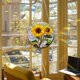 thumbnail image 5 of Decoración de ventana de girasol Adorno plano 2D | Diseño de girasol amarillo vibrante • Fácil de pegar | Material resistente al desvanecimiento duradero | Pasillo, oficina, acento del hogar | 1, 5 of 9