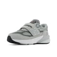 thumbnail image 1 of Zapatilla New Balance 990 V6 para Niños Gris Plata Talla 12.5 Extra Ancha, 1 of 8