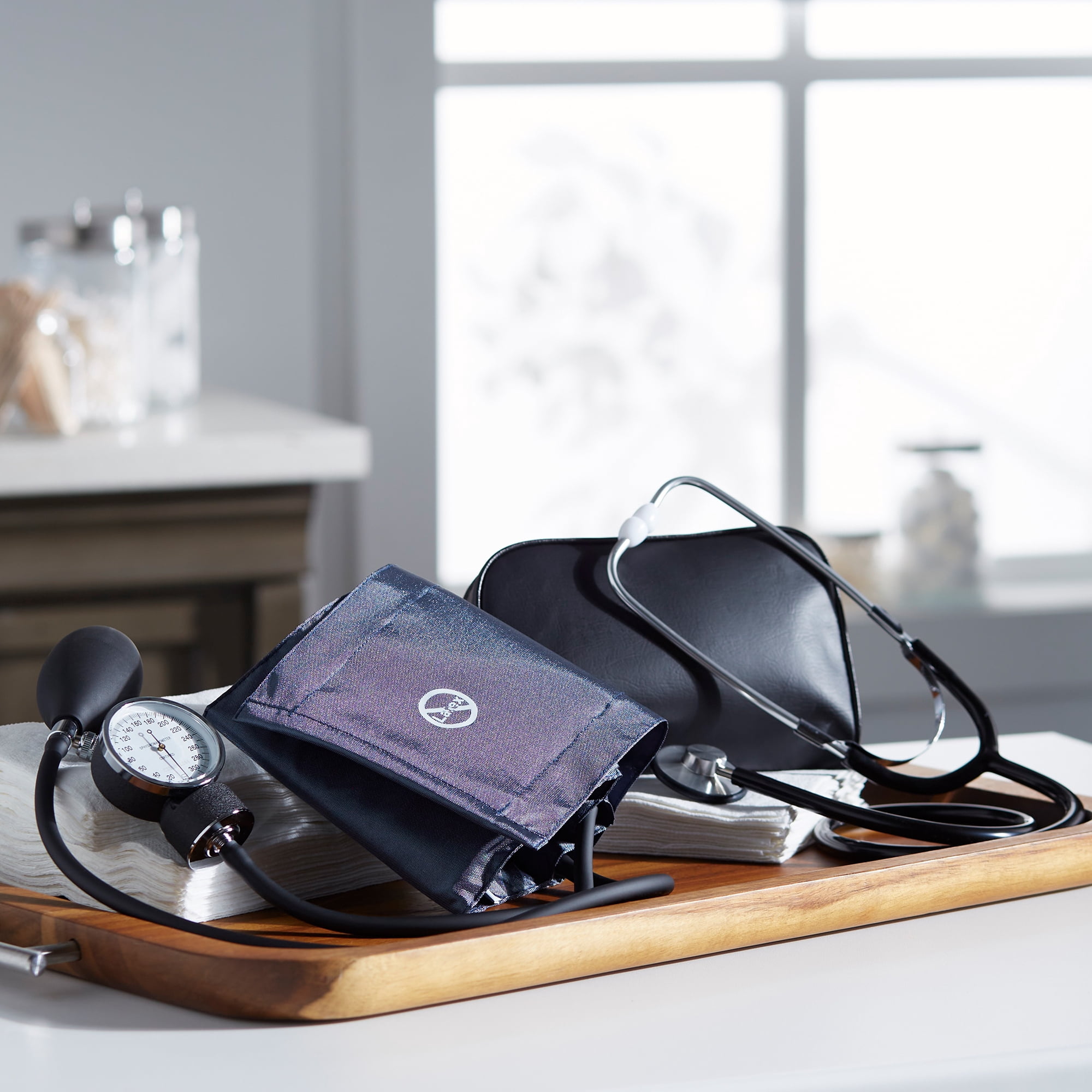 McKesson Aneroid Sphygmomanometer Blood Pressure Combo Kit, Sprague Rappaport Stethoscope, 1 Ct