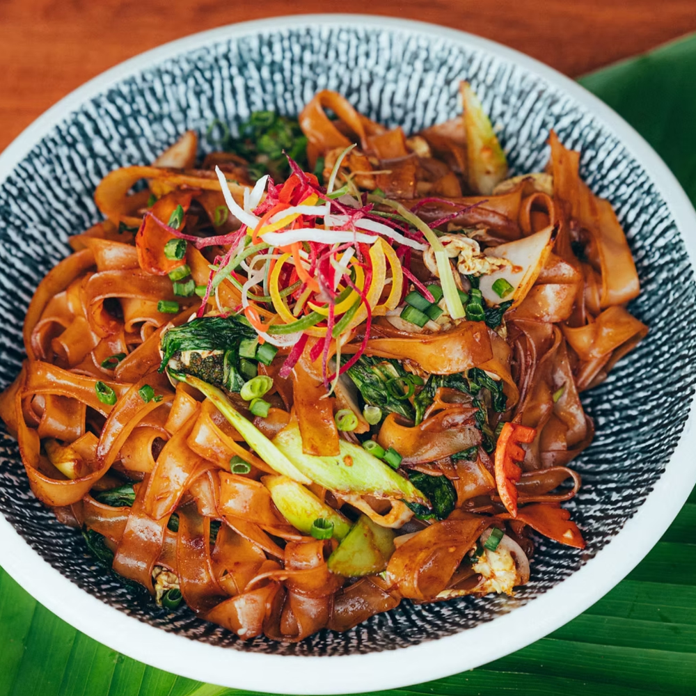 MOMOFUKU Instant Noodles 2 Flavors; 4 Each: Soy & Scallion, Spicy Soy + MerlinsMart Zine
