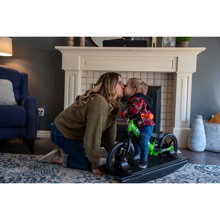 ✨ 美品 ✨STRIDER  12インチ SPORT 大人気のグリーン　トミカ付 Strider - 12 Sport Balance Bike, Ages 1 to 4 Years - Green