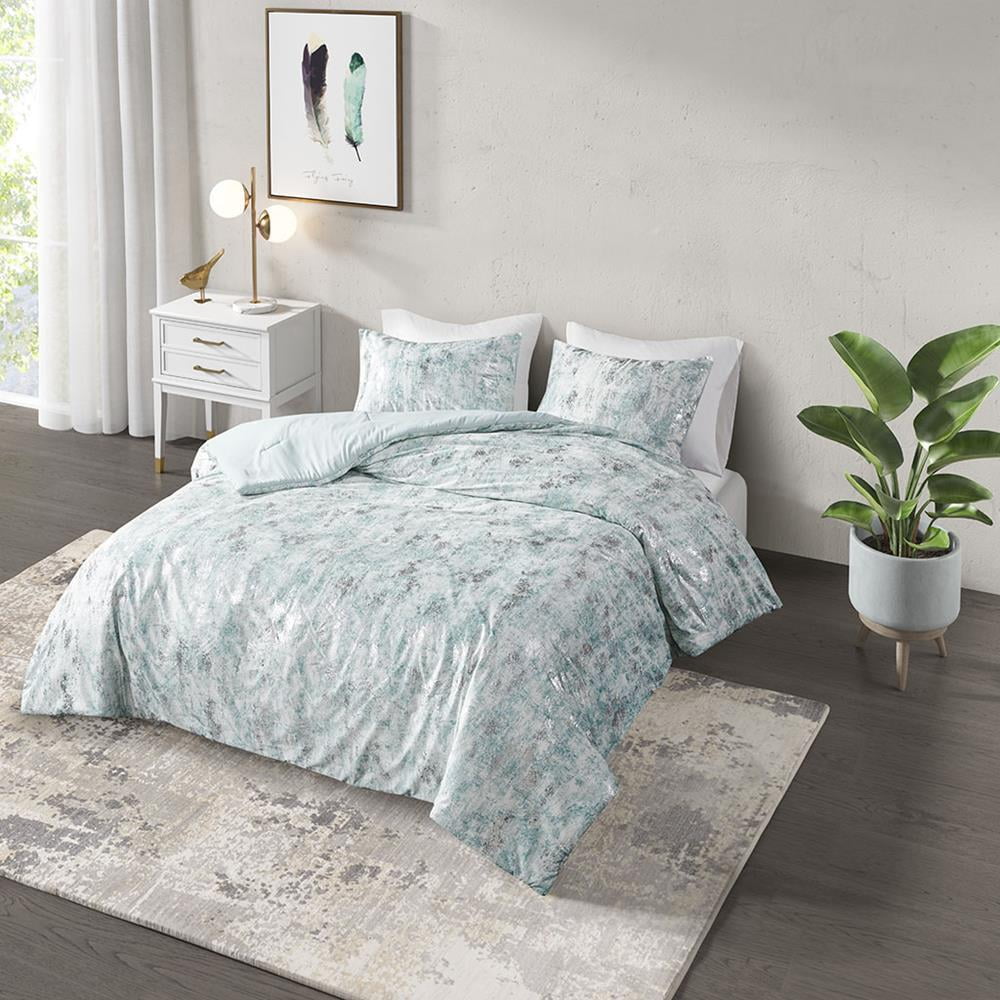 CosmoLiving Pearl Metallic Printed Velvet Comforter Set King/Cal King