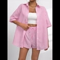 thumbnail image 4 of Conjunto de 2 Piezas para Mujer: Camiseta de Rayas de Corta de Verano y Mini Shorts Holgados de Cintura Alta. Rosa XL, 4 of 7